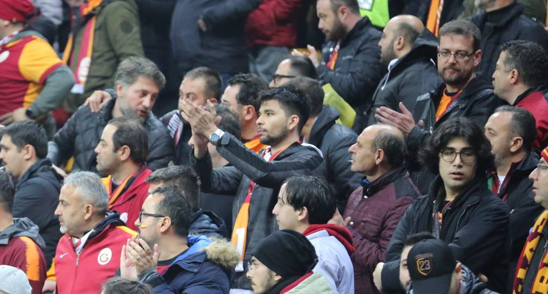 Galatasaray'ın muhteşem geri dönüşünden çok özel resimler: Tribünler şov yaptı 48